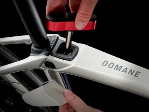 Trek Bikes Domane SL 7 Gen 4 Gravel Hot