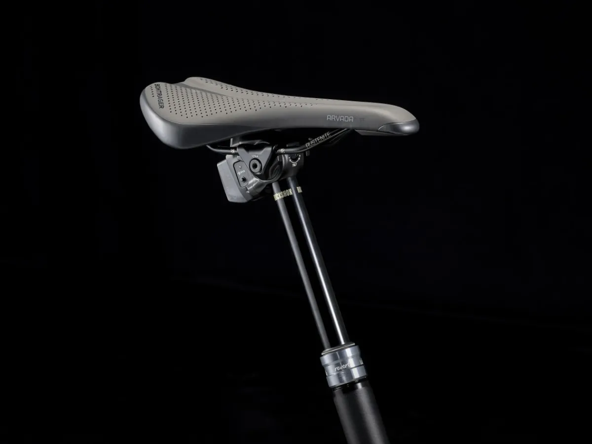 Trek Bikes Slash SE Gen 5 Quicksand/ Battleship Blue Clearance