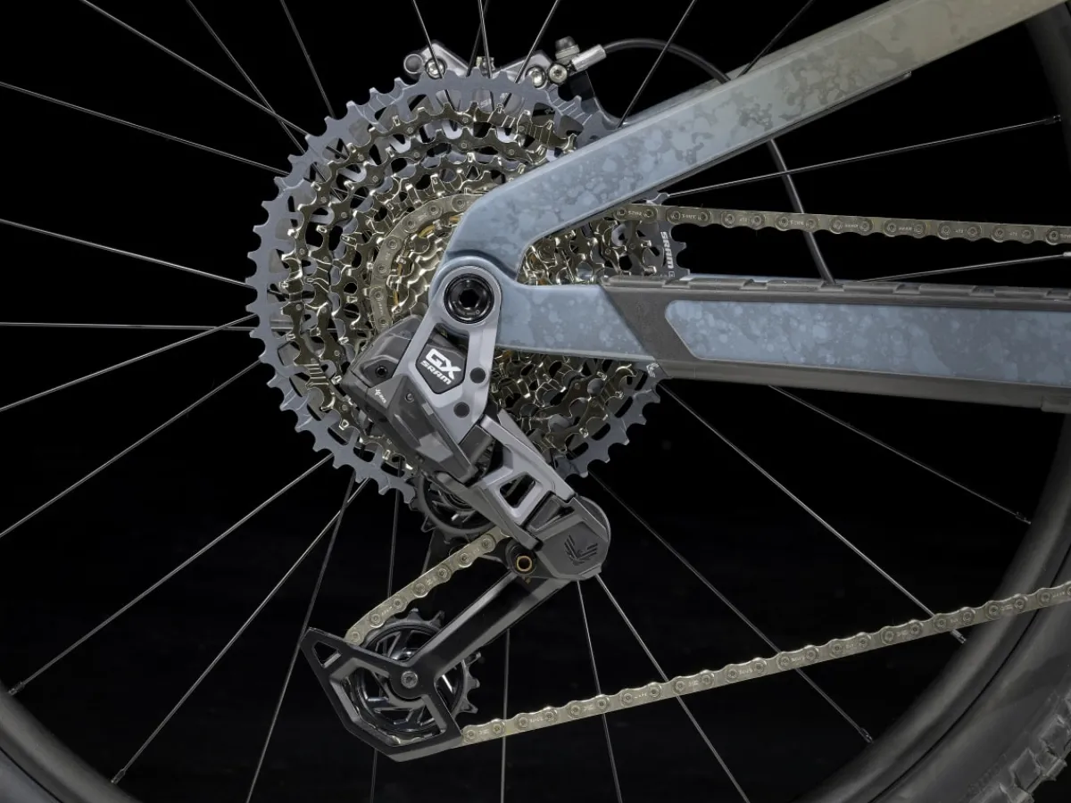 Trek Bikes Slash SE Gen 5 Quicksand/ Battleship Blue Clearance